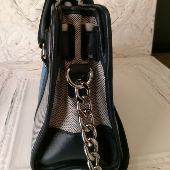 ❤️SOLD❤️Michael Kors Hamilton East West Bag. - Picture 6 of 7